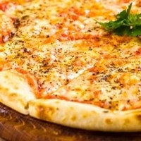 Masa fresca, tomate natural con piña, jamón dulce 
 - TROPICAL